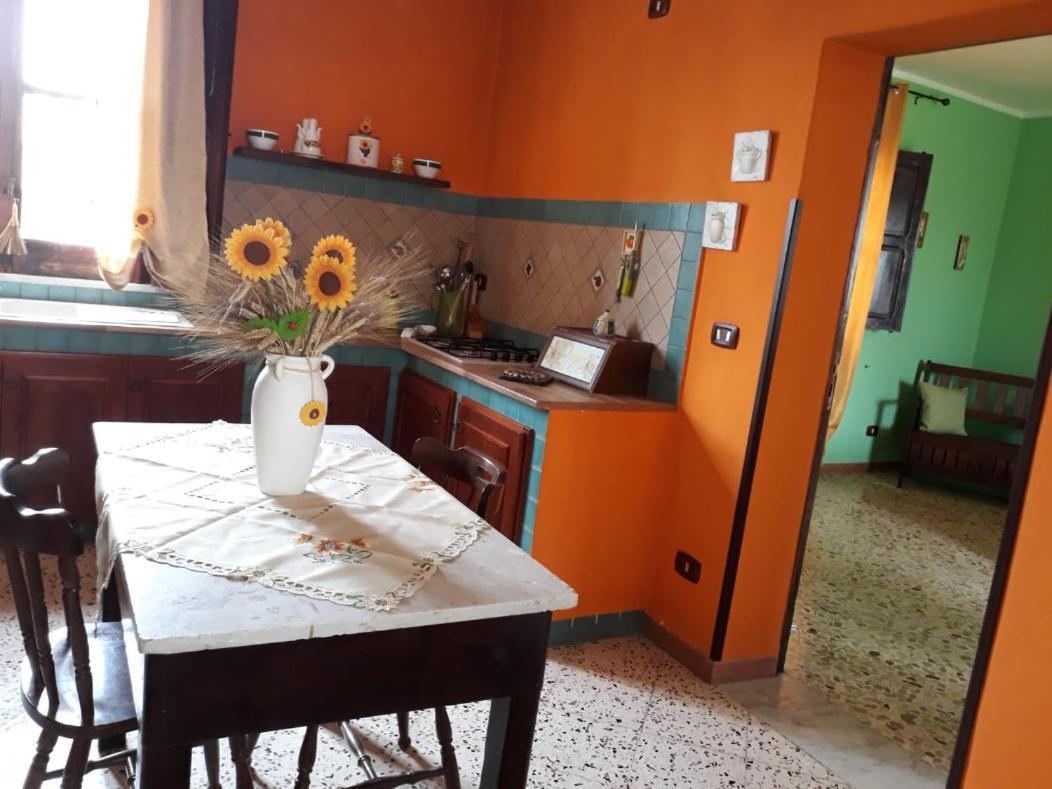 La Casetta Degli Ulivi Con Piscina Menfi Exterior foto